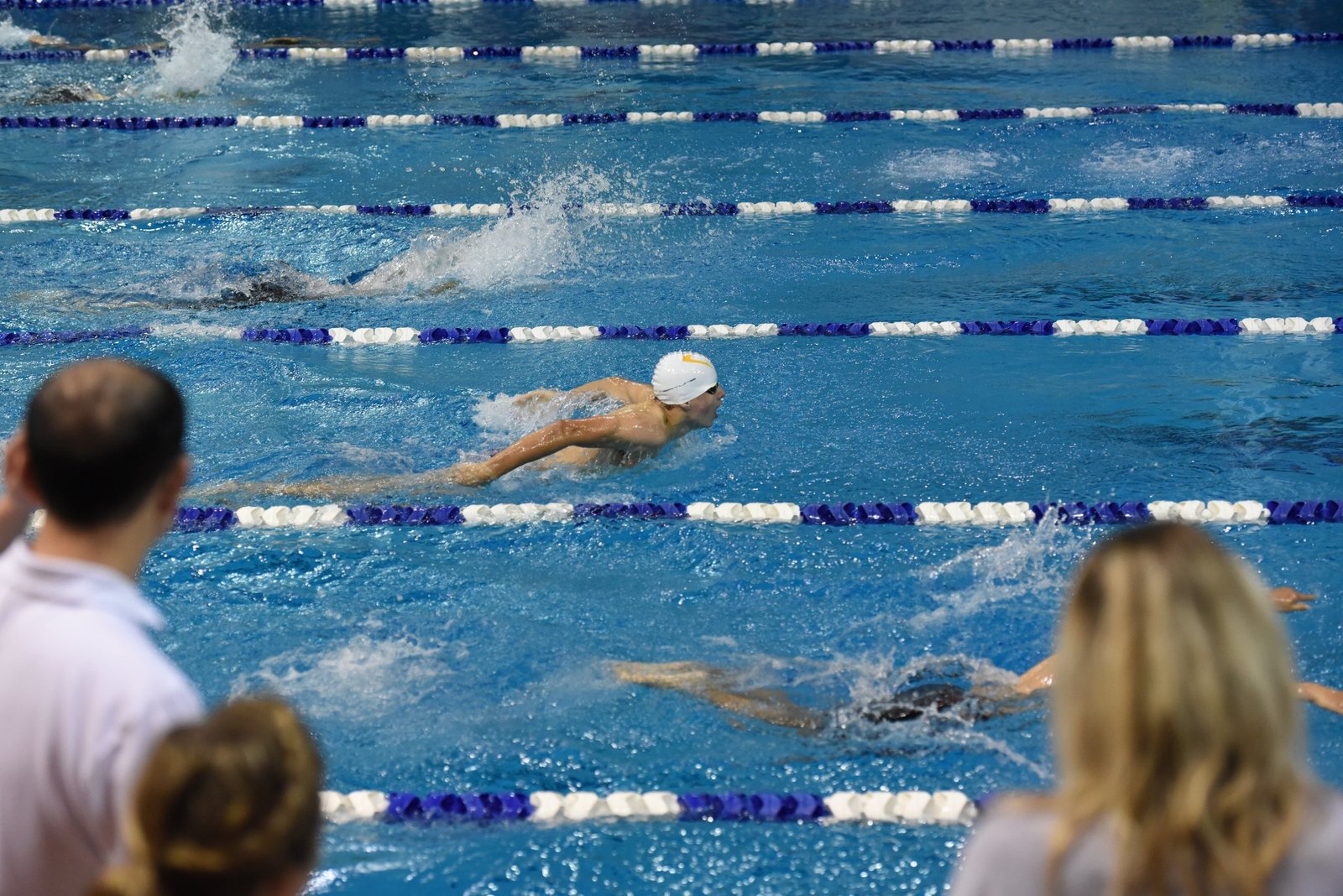 Gabriel Melfi en compétition de natation